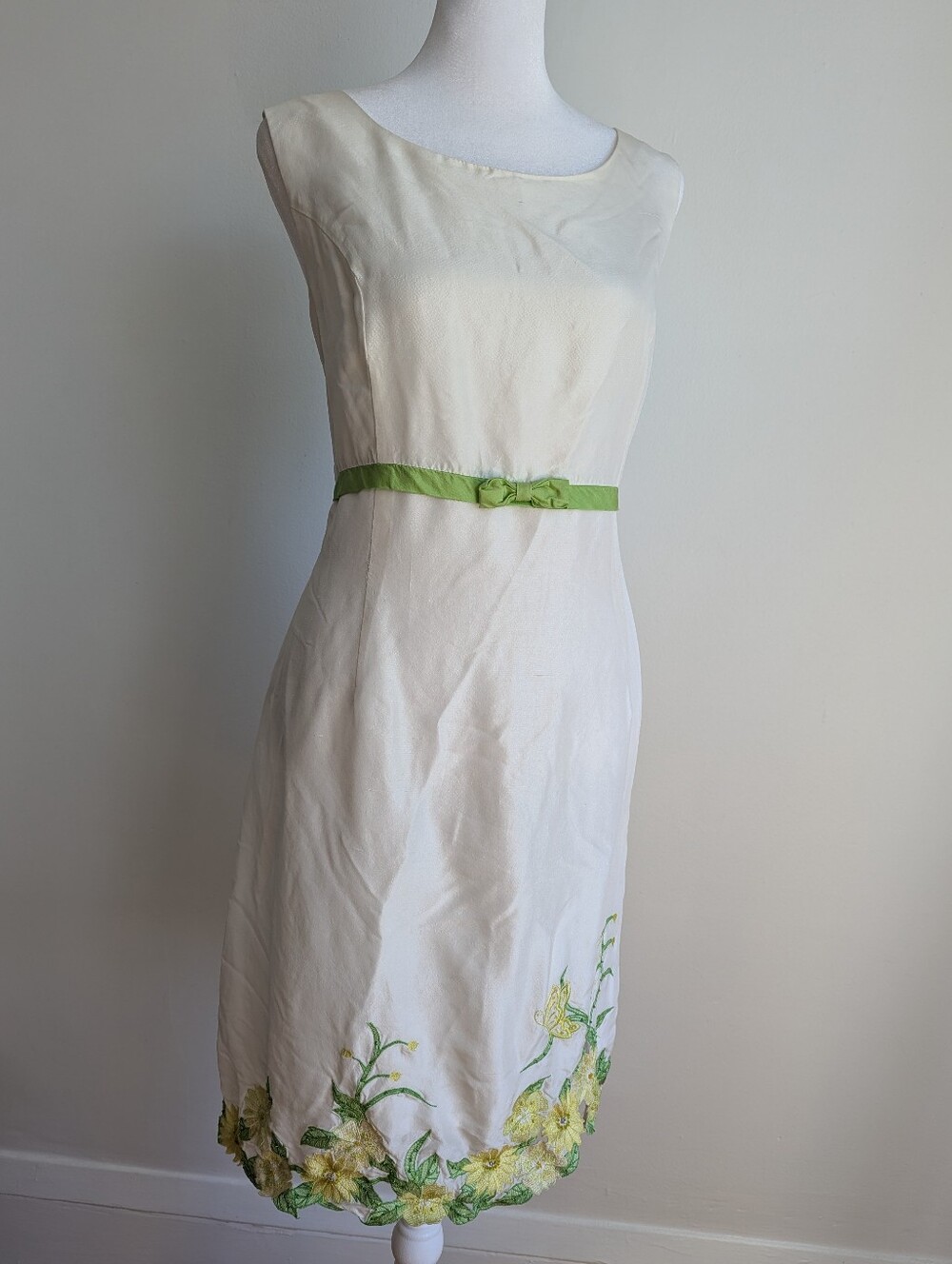 Vintage Y2K Studio I White Silk Sundress With Yellow & Green Flower Embroidery